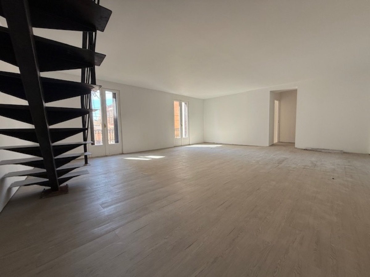 Large bright living space of the 100 m² house